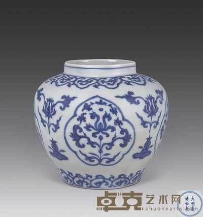 明嘉靖 青花花卉纹小罐 高13.5cm
